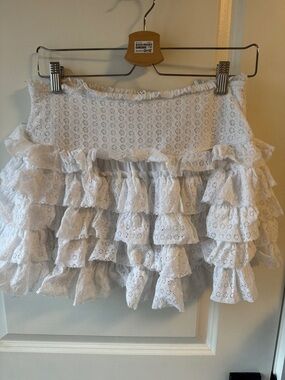 American eagle White Lace Tiered Ruffle Skirt - Women's with built in shorts